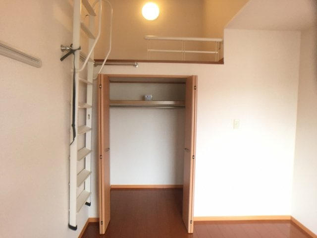 プチ・エトワールの収納|クローゼット