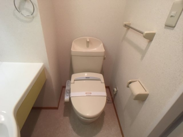 プチ・エトワールのトイレ|温水洗浄暖房便座
