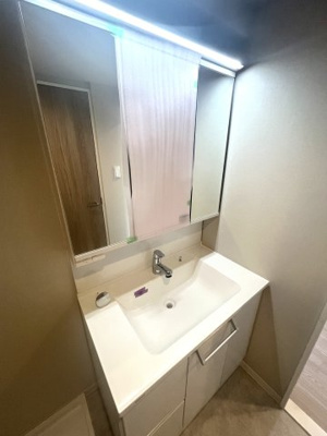 【洗面所】 | パラツィーナセシリア豊中 | 広い洗面スペース