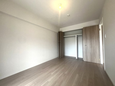 【洋室】 | パラツィーナセシリア豊中 | 使い勝手のいい洋室です