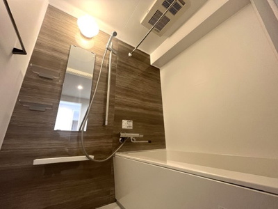 【浴室】 | パラツィーナセシリア豊中 | 落ち着いた空間のお風呂です