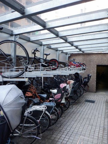 ビラハイツ北の丸のエントランス