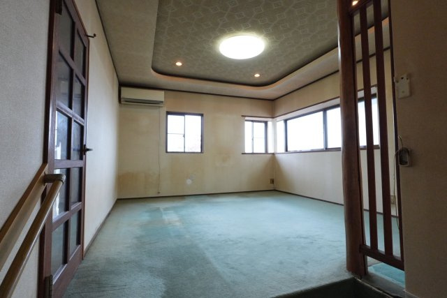 【中古住宅】山形市飯塚町戸建の居間・リビング|スキップフロア