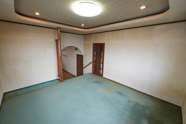 【中古住宅】山形市飯塚町戸建の居間・リビング