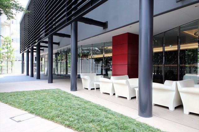 グランドミレーニアの外観