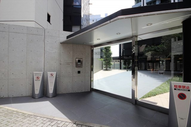 グランドミレーニアの外観