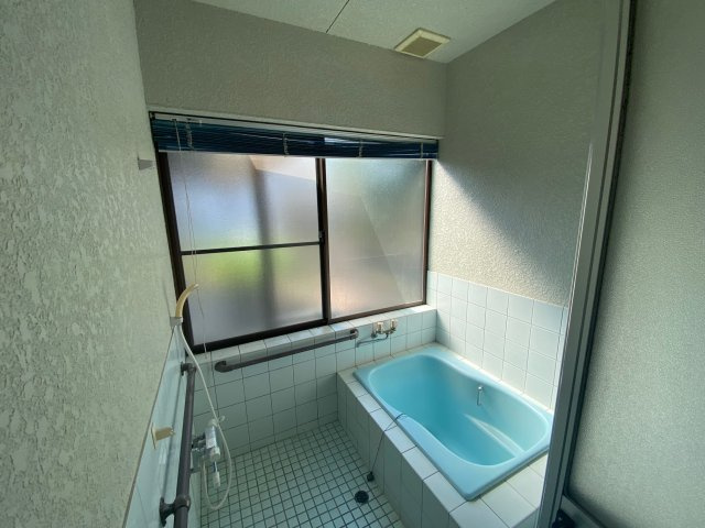 宮崎県串間市本町2丁目　平家建て住宅の浴室