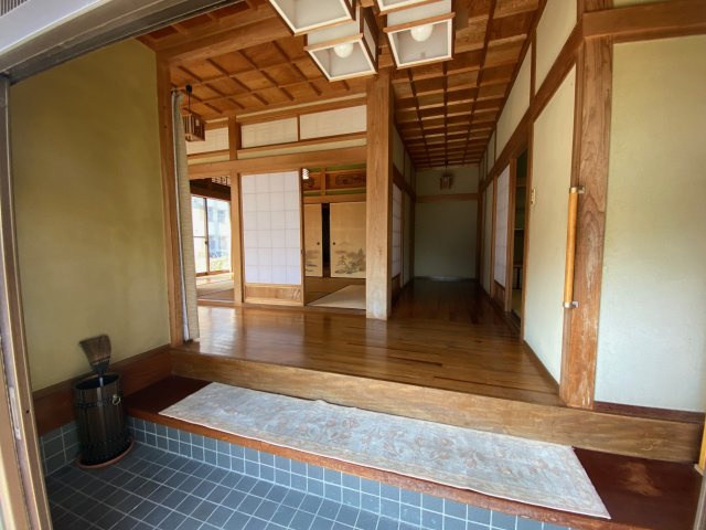 宮崎県串間市本町2丁目　平家建て住宅の玄関