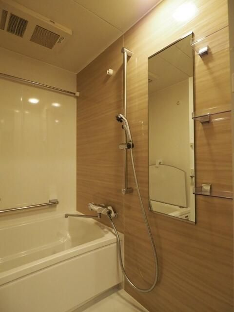 ドゥーエ三ノ輪Ⅰの浴室