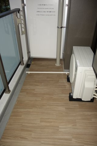 ジオエント上野稲荷町のバルコニー