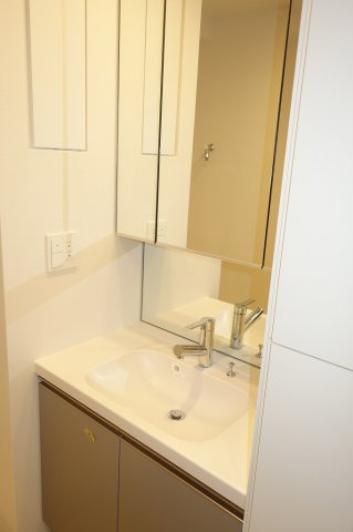 ジオエント上野稲荷町の洗面所