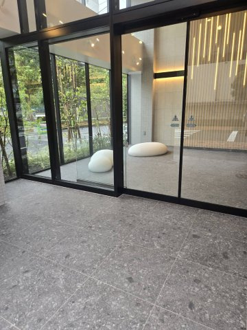 ジオエント上野稲荷町のエントランス