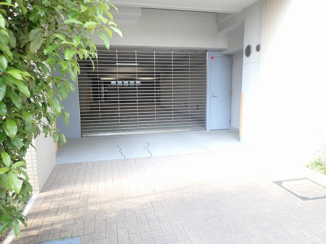 アトラス白山の駐車場