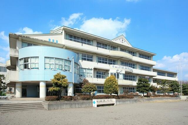 宇都宮市今泉町　４ＳＬＤＫ　中古住宅の外観|宇都宮市立泉が丘小学校まで612m