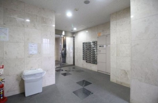 レジオス池袋イーストのロビー