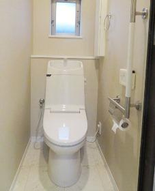 本町田戸建のトイレ
