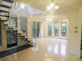 本町田戸建の居間・リビング