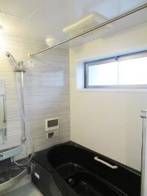 本町田戸建の浴室