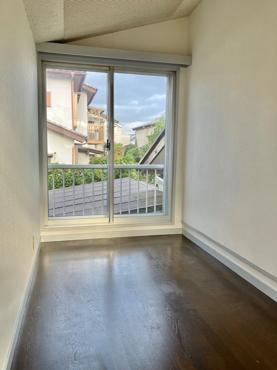 今谷上町戸建の寝室