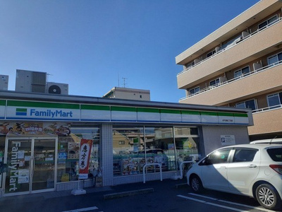 【周辺】 | ファースト　スター | ファミリーマート　白梅三丁目店まで319m