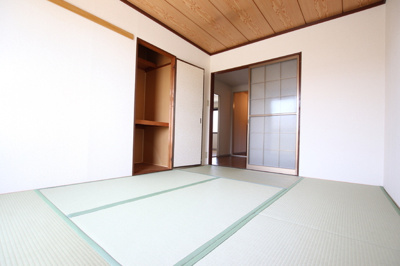 畳の和な居室スペースです。