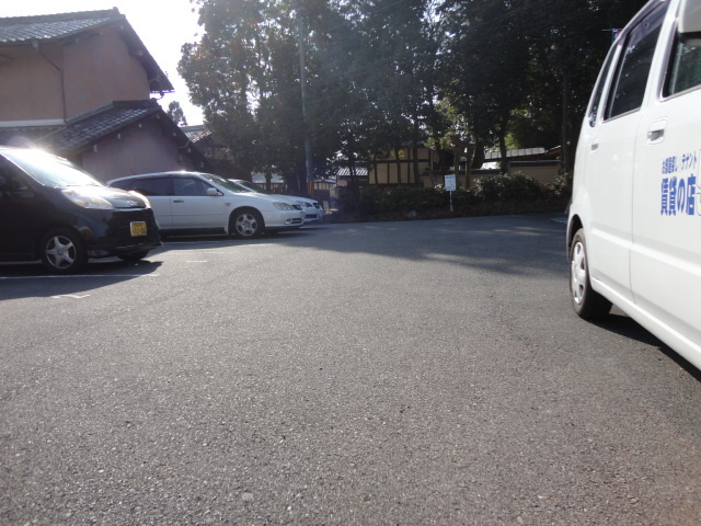 グレイス・ヒルズ3の駐車場