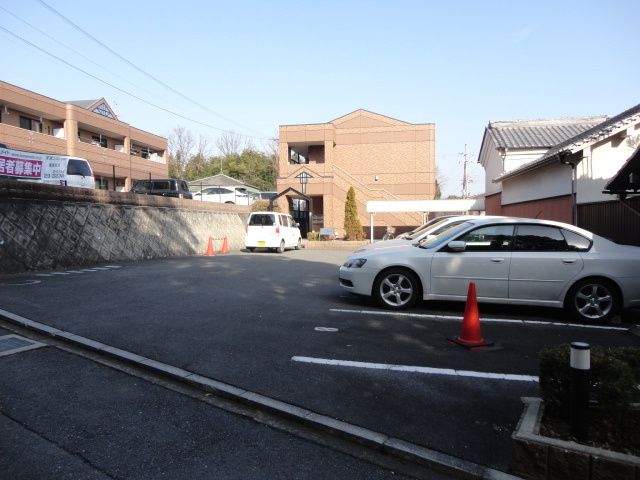 グレイス・ヒルズ3のその他