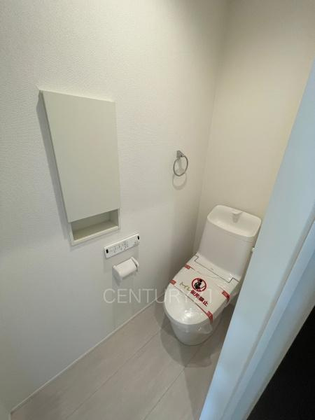 前橋市関根町3棟 1号棟のトイレ|２階トイレです。
温水シャワー洗浄機能付きです。