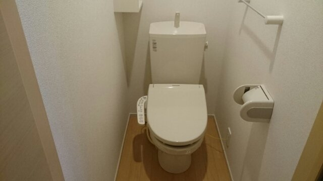 シェル・トゥールＢのトイレ|清潔感のあるトイレです