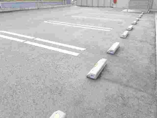 コンフォールⅠの駐車場|車をお持ちの方に嬉しい駐車場付きの物件です
