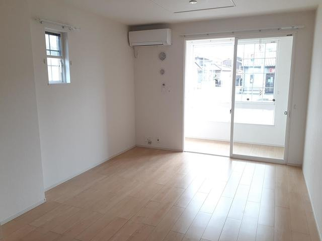 コンフォールⅠの居間・リビング|ゆったり過ごせるリビングです