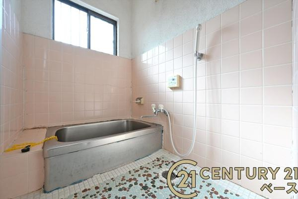 北葛城郡上牧町上牧　一戸建の浴室|■現地撮影写真■清潔感のある明るい浴室です！