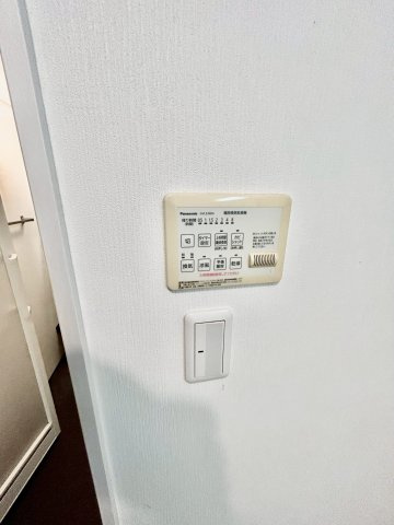 川西萩原台西１丁目一戸建の設備|浴室暖房乾燥機付き