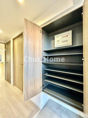 【玄関】 | キャニオングランデ大島 | 【玄関】玄関には大型のシューズクローゼットを設置しておりますのでいつでもスッキリりとした空間を保てます。玄関周りを清潔に使うのはとても大事なことですよね。