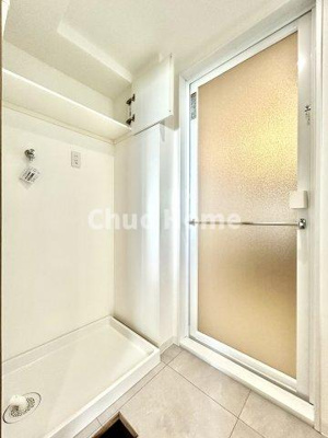 【ランドリースペース】 | キャニオングランデ大島 | 【ランドリースペース】担当者がスケールを持ち歩いておりますので、ご見学時には現在お使いの洗濯機などがきちんと収まるかなどもチェックして下さい。見学前に測っておくと非常に便利だと思います。