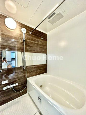 【浴室】 | キャニオングランデ大島 | 【バスルーム】暖房換気乾燥機付きシステムバスルーム。暖房・冷風・換気・乾燥など、毎日を快適に過ごせるうれしい機能が揃っています。雨の日の洗濯物も安心です。