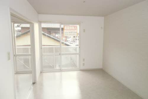 山中ハイツの居間・リビング