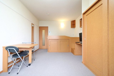 【居間・リビング】 | レオパレスパストラーレ | １Fはフローリング仕様・２Ｆは絨毯仕様になります。