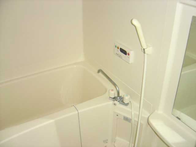 ＱＵＥＥＮ Ⅱの浴室|バス