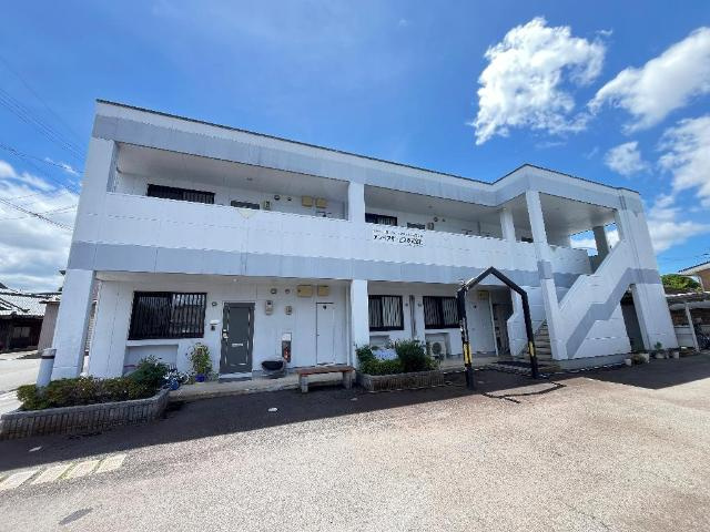 ＱＵＥＥＮ Ⅱの駐車場|外観写真（昼）