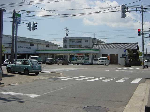 トゥインクル　ＥＶＡＴＡ　Ｂ棟の周辺|ファミリーマート福井江端店まで240ｍ