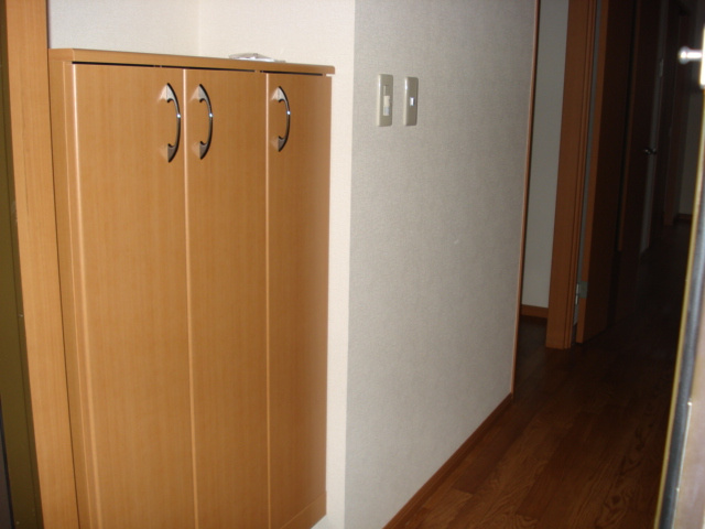 ローズガーデンＫの収納|下駄箱