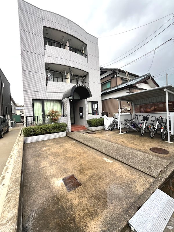 エヌ・ラフィーネの外観