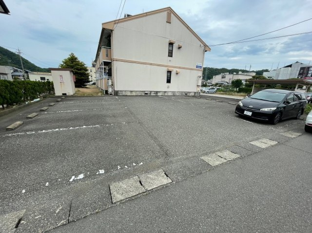 ソレイユ乾徳の駐車場