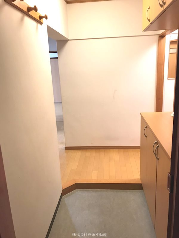 ソレイユ乾徳の玄関