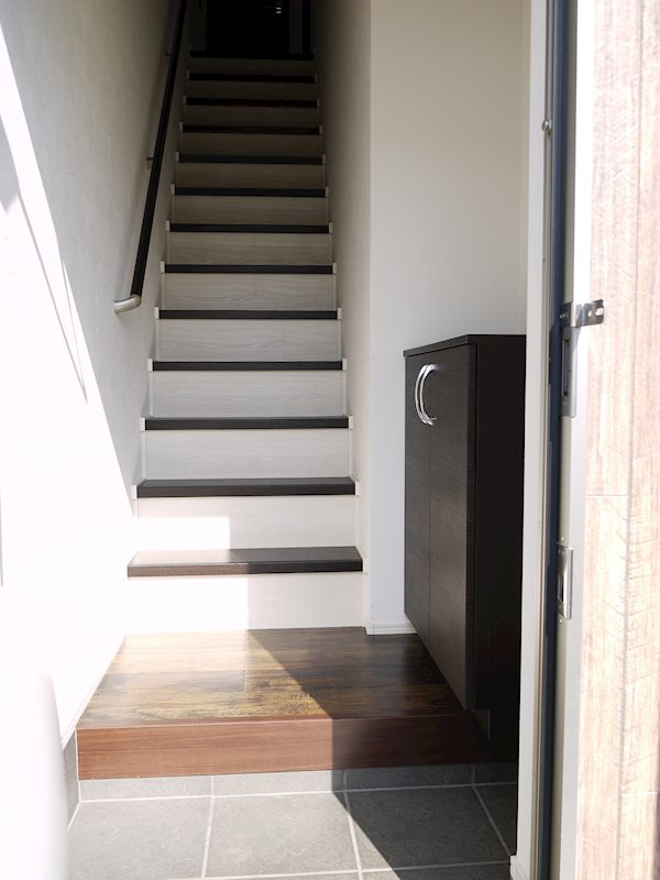 レコルト　Bの玄関