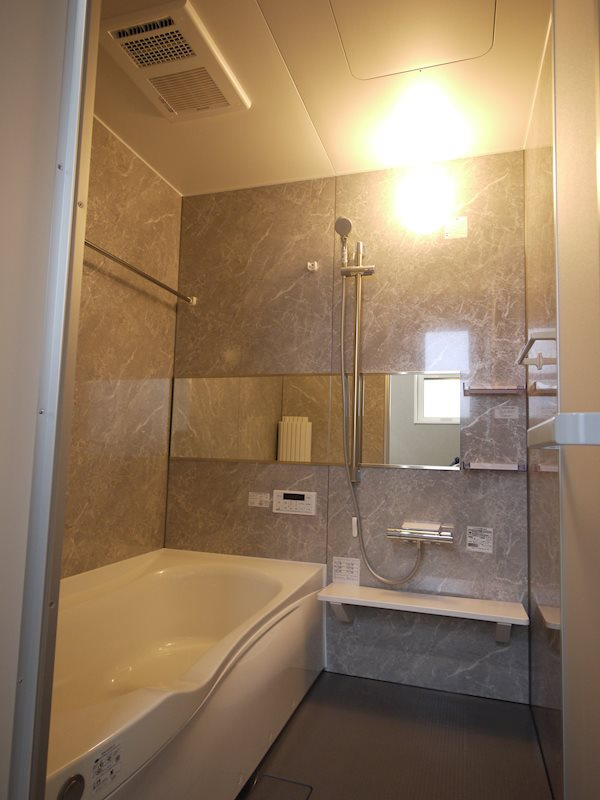 ラビアン・ローゼⅠ棟の浴室