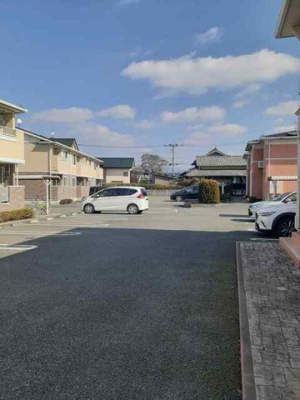 【駐車場】 | ニューアラモードＤ