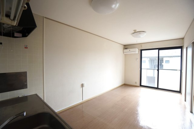 クレドール西谷　A棟の居間・リビング