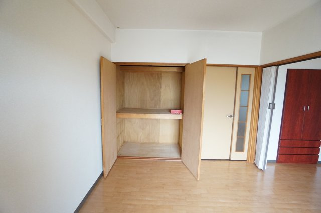 メゾン鳴鹿2番館の収納